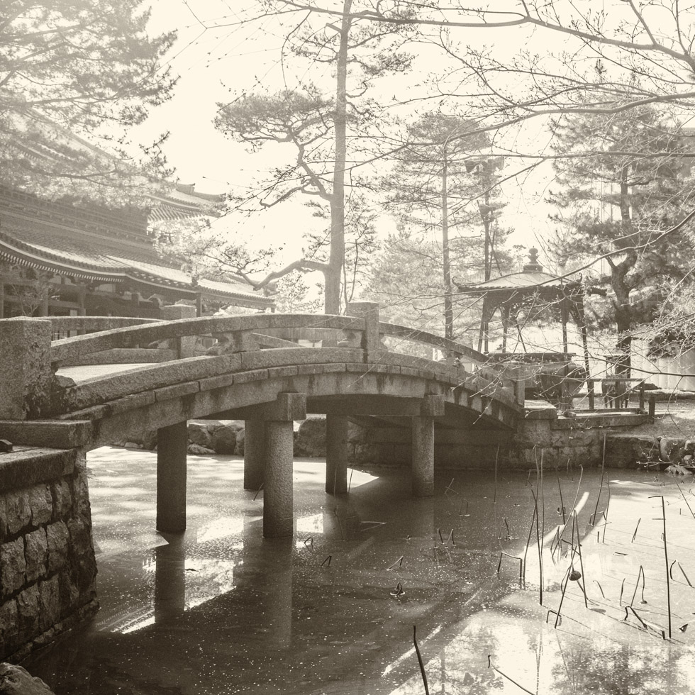Footbridge, Chion-in Temple, Kyoto, Japan